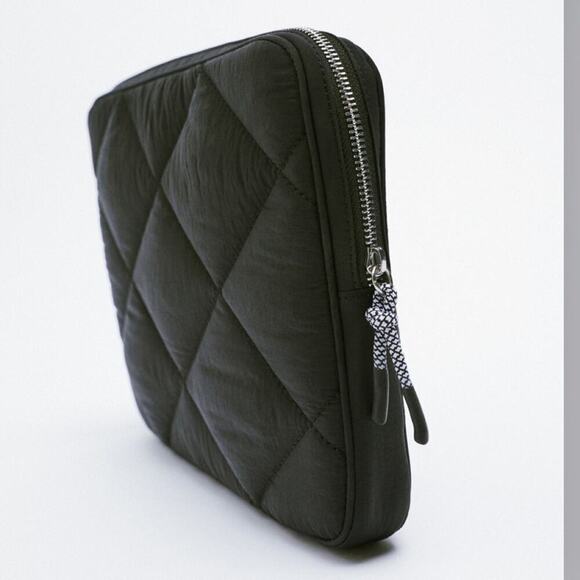 Zara Black Quilted NYLON LAPTOP CASE - Picture 3 of 11